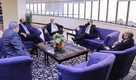 Leia mais sobre o artigo Presidente do TRF4 recebe visita de gestores da Rede Record (28/09/2021)