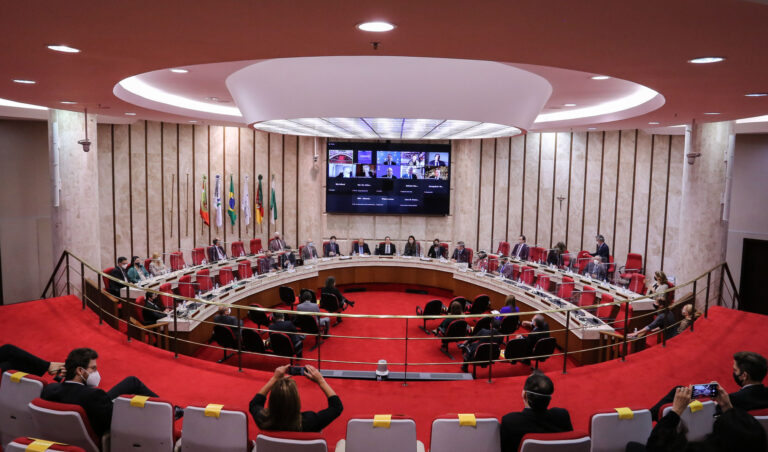 Leia mais sobre o artigo Solenidade encerra inspeção da Corregedoria da Justiça Federal no TRF4 (21/10/2021)