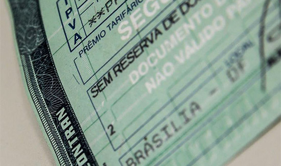 Leia mais sobre o artigo Liminar do TRF4 determina que a União emita o CRLV em formato físico (21/03/2022)