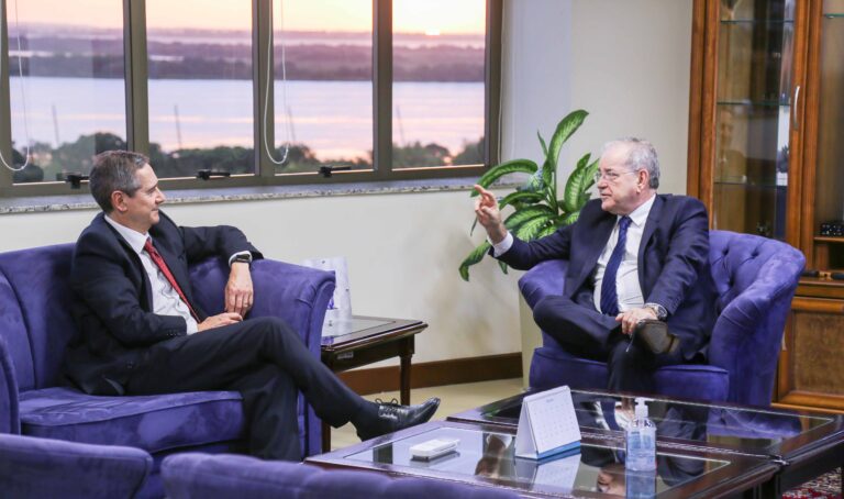 Leia mais sobre o artigo Presidente da Câmara Municipal de Porto Alegre visita TRF4 (12/05/2022)
