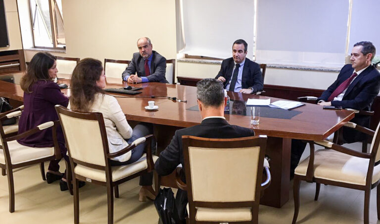 Leia mais sobre o artigo Presidente do tribunal recebe procuradores regionais da 4ª Região  (12/05/2022)