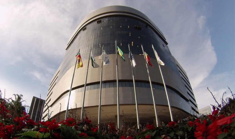 Leia mais sobre o artigo TRF4 pagará parte dos precatórios federais previstos para 2022 em agosto (09/06/2022)