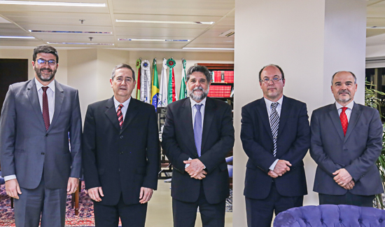 Leia mais sobre o artigo Corregedor da Justiça do Trabalho e presidente do TRT4 visitam tribunal (03/08/2022)