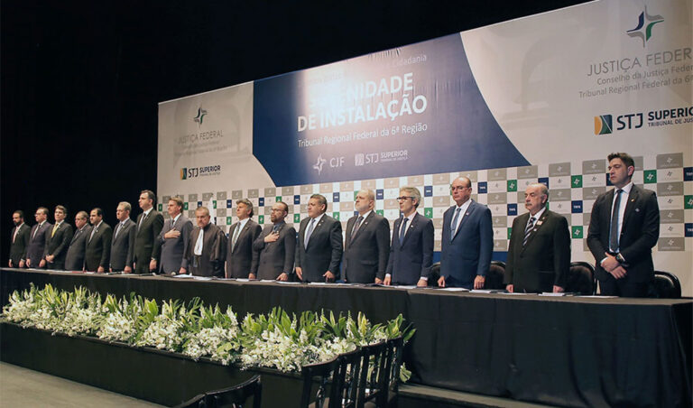 Leia mais sobre o artigo Presidente e diretores de Foro da 4ª Região prestigiam instalação do TRF6 (22/08/2022)