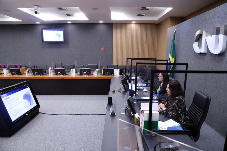 Leia mais sobre o artigo Justiça em Números 2022: Judiciário julgou 26,9 milhões de processos em 2021 (02/09/2022)