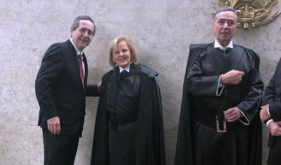 Leia mais sobre o artigo Presidente do TRF4 prestigia posse da ministra Rosa Weber no comando do STF (13/09/2022)
