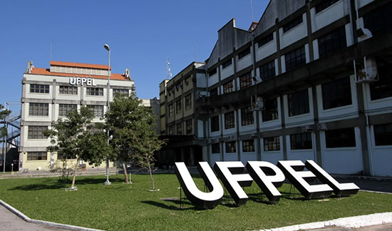 Leia mais sobre o artigo TRF4 nega pedido da UFPEL e mantém matrícula pelo sistema de cotas (18/10/2022)