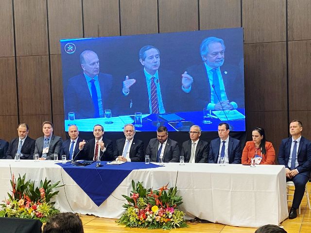 Leia mais sobre o artigo JF4R participa de encontro interinstitucional sobre o Eproc, na sede do TJSC (09/11/2022)