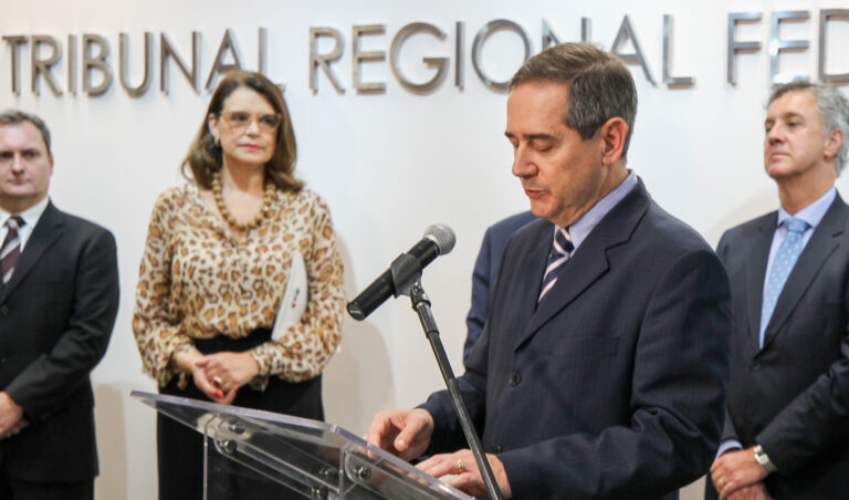 Leia mais sobre o artigo TRF4 realiza solenidade de inauguração de suas novas instalações no Paraná (16/12/2022)