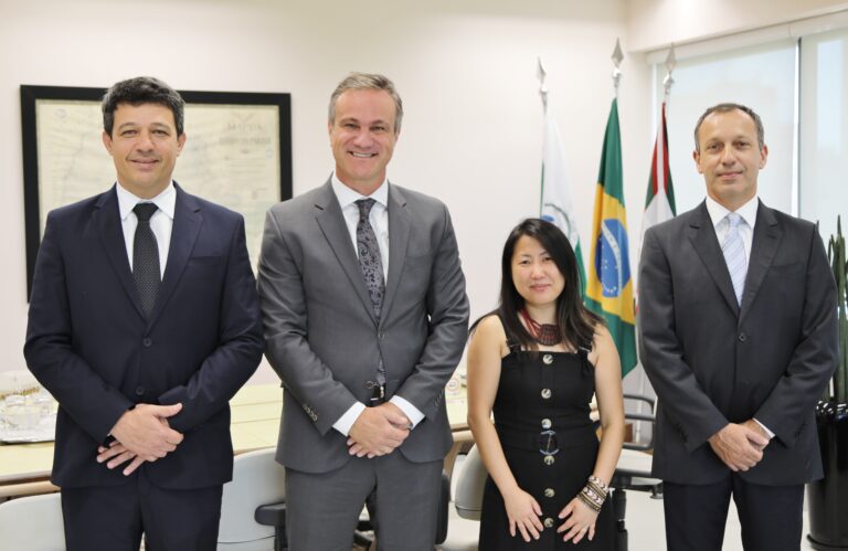 Leia mais sobre o artigo Diretor do Foro da SJPR recebe visita do novo superintendente da Polícia Federal no Paraná (27/01/2023)