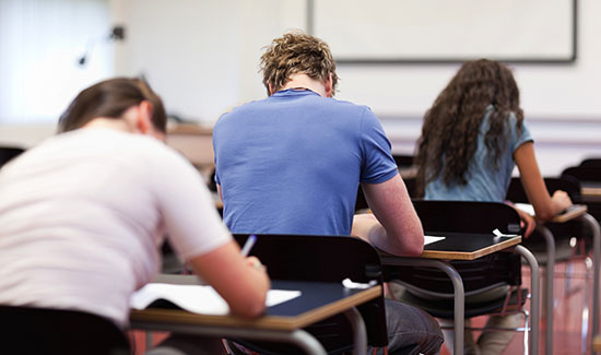 Leia mais sobre o artigo Justiça ratifica decisão de comissão que suspendeu matrícula de estudante sem fenótipo de pardo (13/02/2023)