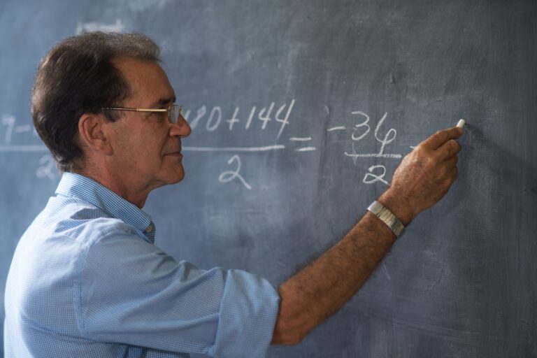 Leia mais sobre o artigo JFRS suspende aplicação do reajuste do piso salarial para professores em Sinimbu (RS) (24/02/2023)