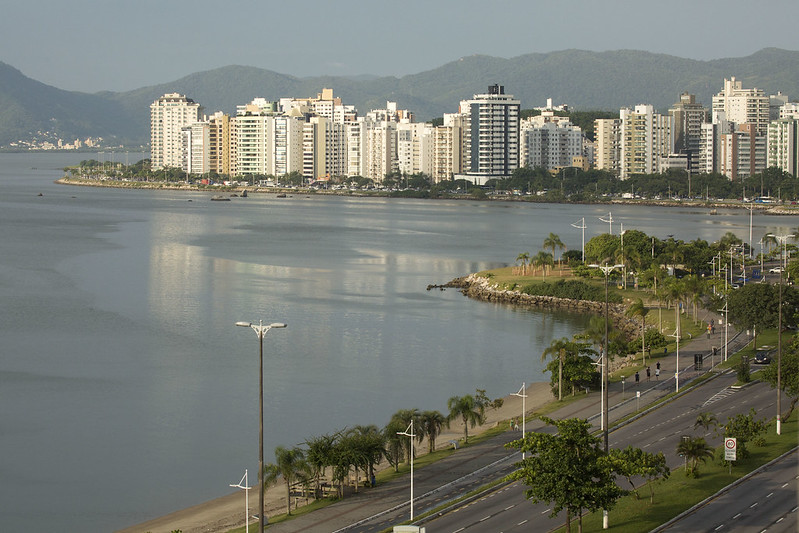 No momento, você está visualizando Justiça Federal extingue ação para suspender processo de votação do Plano Diretor de Florianópolis (25/03/2023)