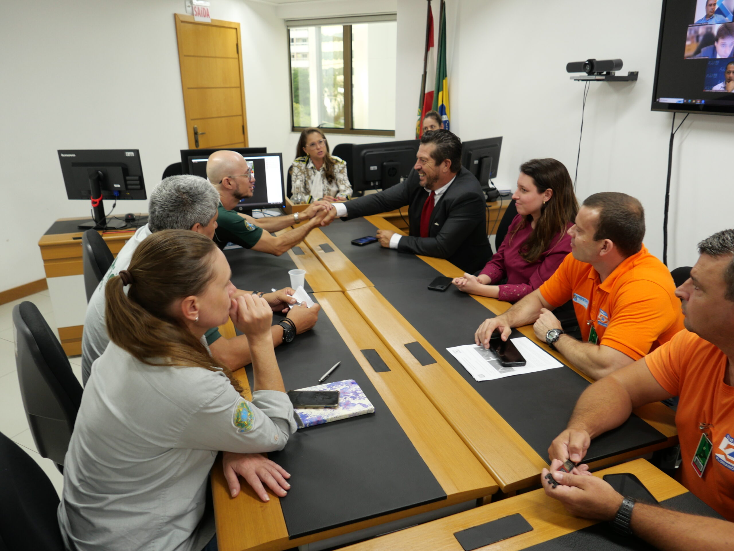 No momento, você está visualizando Obras de dragagem do canal artificial do Rio Tavares podem continuar, com condições (10/03/2023)