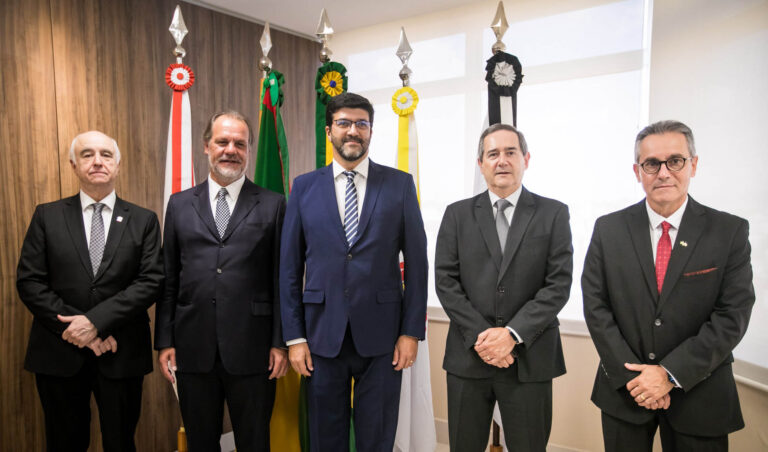Leia mais sobre o artigo Tribunais do RS lançam 3ª Encontro Nacional sobre a Memória do Poder Judiciário (02/03/2023)