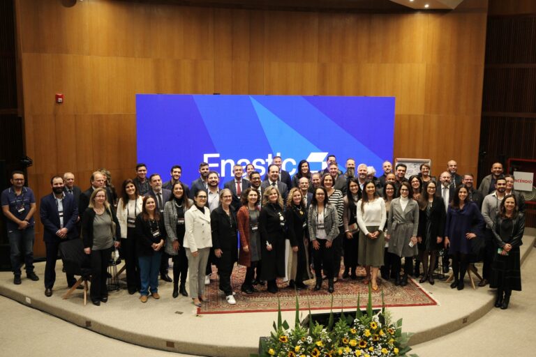 Leia mais sobre o artigo Evento sobre transformação digital na JF encerrou com sucesso em Curitiba (20/04/2023)