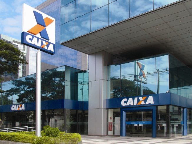 Leia mais sobre o artigo CEF não deve indenizar cliente que sofreu golpe e autorizou dispositivo móvel de terceiro (28/04/2023)