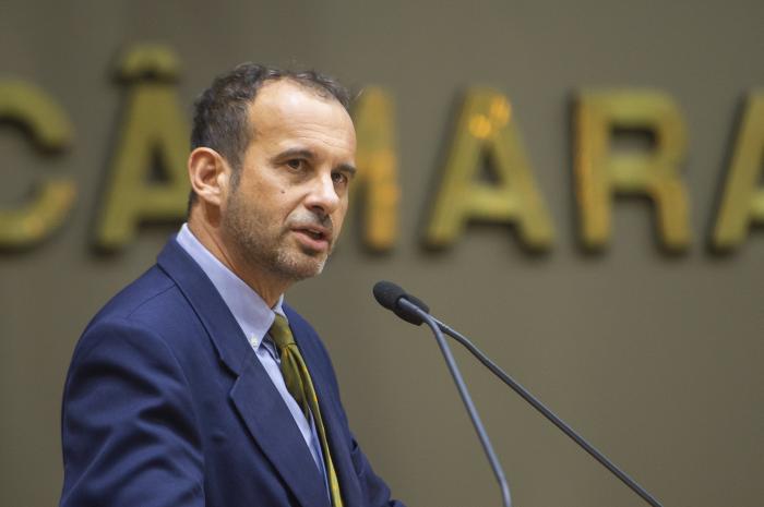 Leia mais sobre o artigo Desembargador Raupp Rios ganha título de Cidadão Emérito de Porto Alegre (31/03/2023)