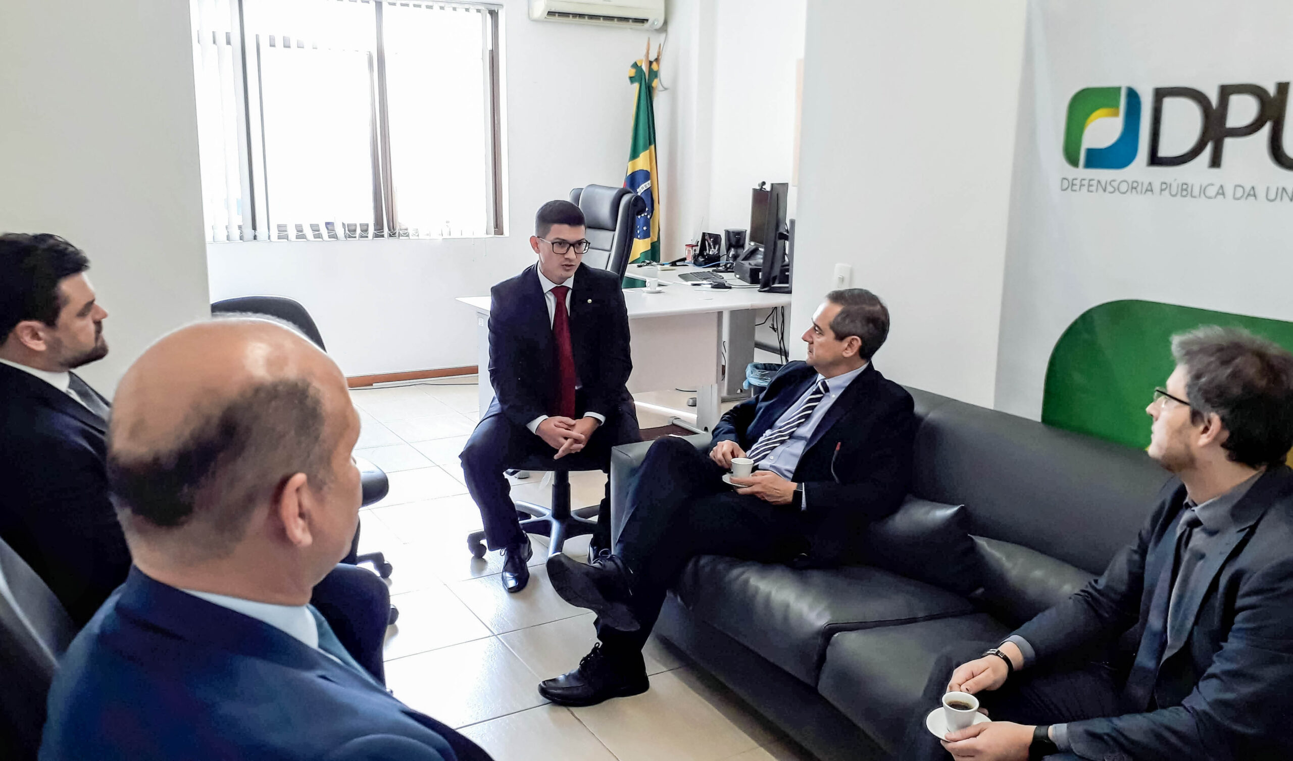 No momento, você está visualizando Presidente visita DPU em Porto Alegre (28/04/2023)
