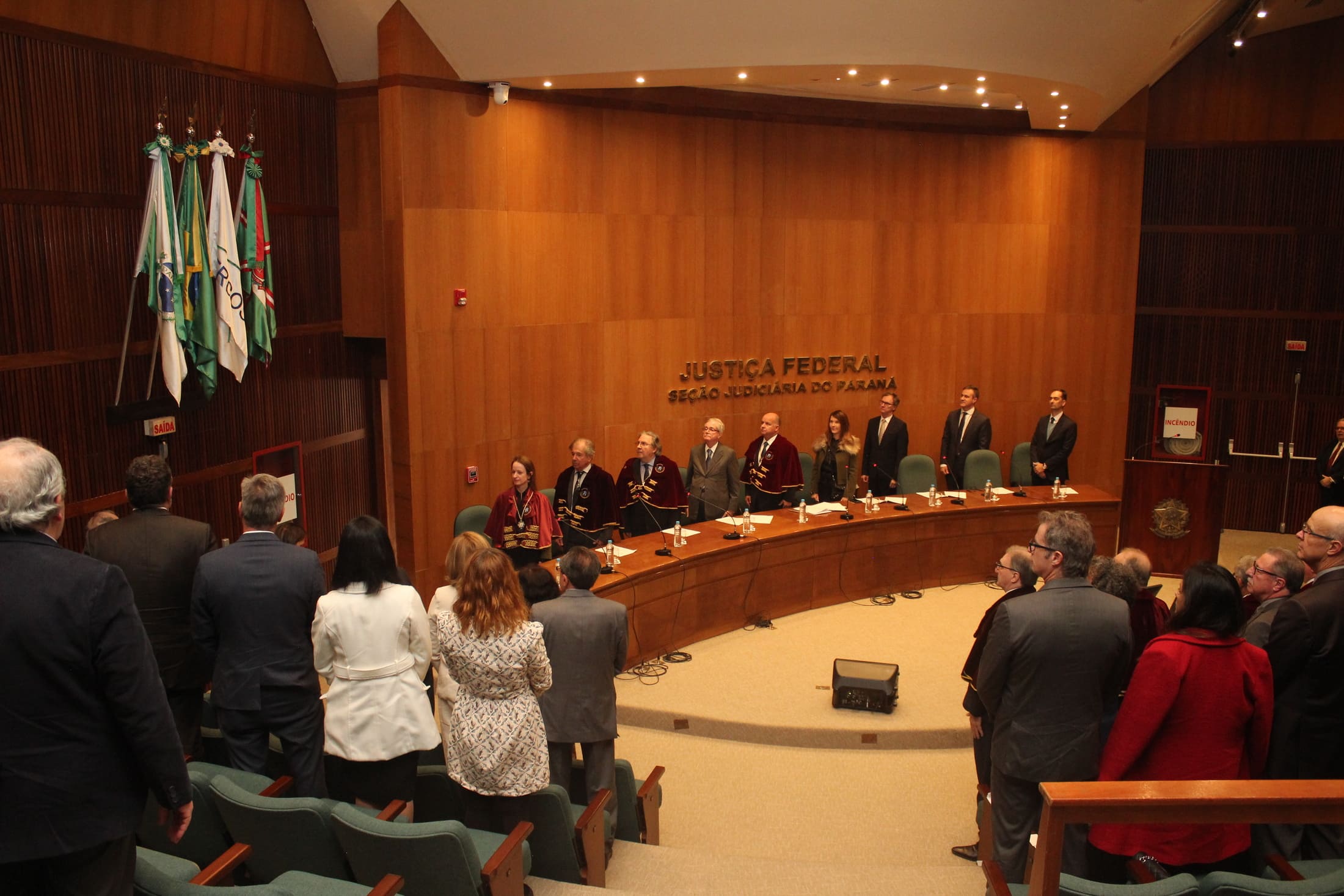 No momento, você está visualizando Desembargador Federal Vladimir Passos de Freitas tomou posse como Presidente da Academia Paranaense de Letras Jurídicas (17/05/2023)