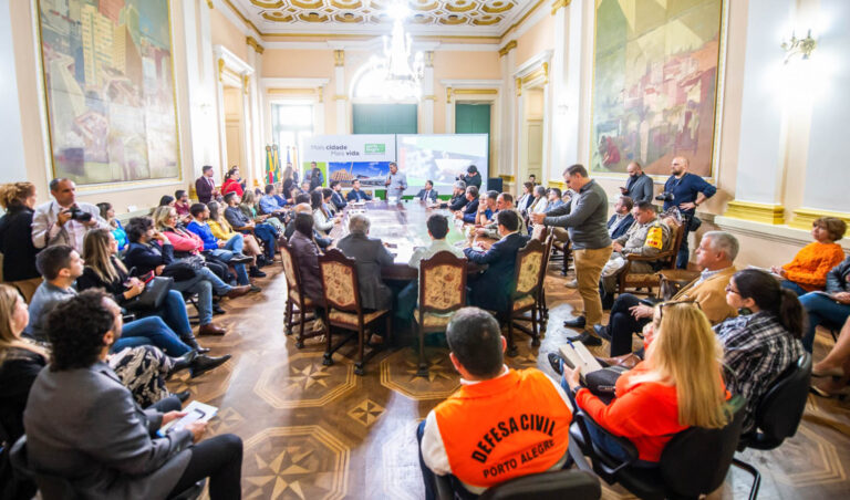Leia mais sobre o artigo TRF4 participa de reunião interinstitucional na Prefeitura de Porto Alegre (18/05/2023)