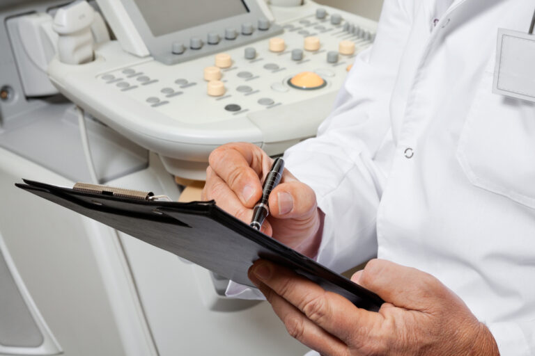 Leia mais sobre o artigo Dois médicos radiologistas são condenados por descumprirem jornada de trabalho no Hospital Universitário da Furg (17/05/2023)