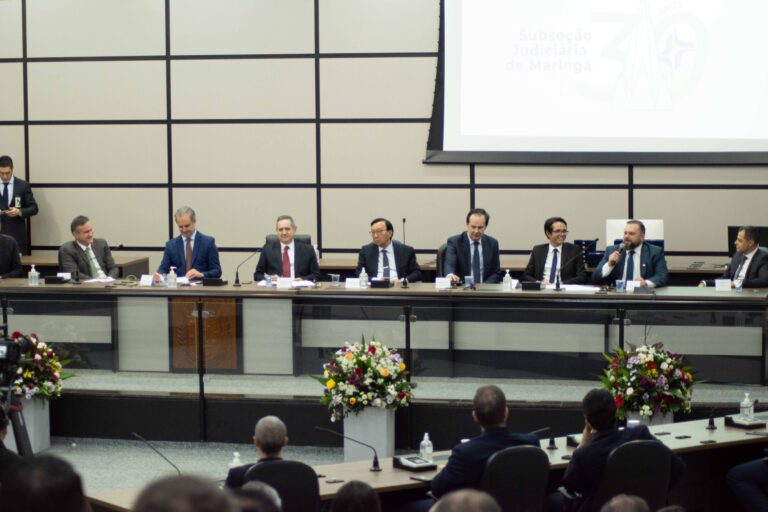 Leia mais sobre o artigo Evento marcou os 30 anos de presença da Justiça Federal em Maringá (07/06/2023)