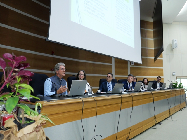 Leia mais sobre o artigo Mesa redonda em Florianópolis discute Direitos da Natureza (05/06/2023)