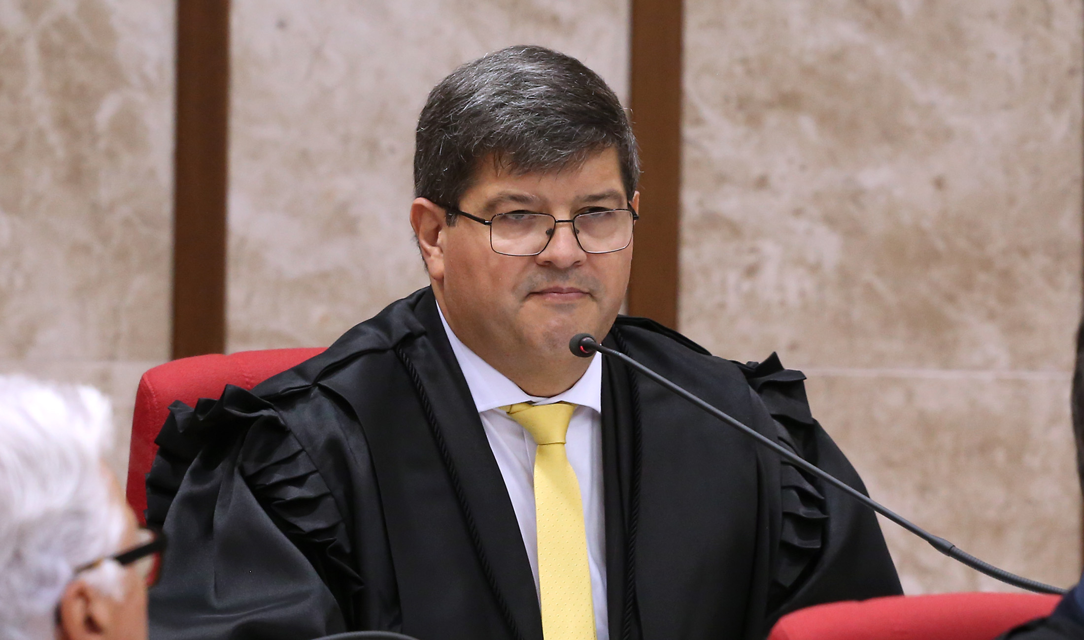 No momento, você está visualizando Marcos Roberto Araújo dos Santos toma posse como desembargador do TRF4 (31/05/2023)