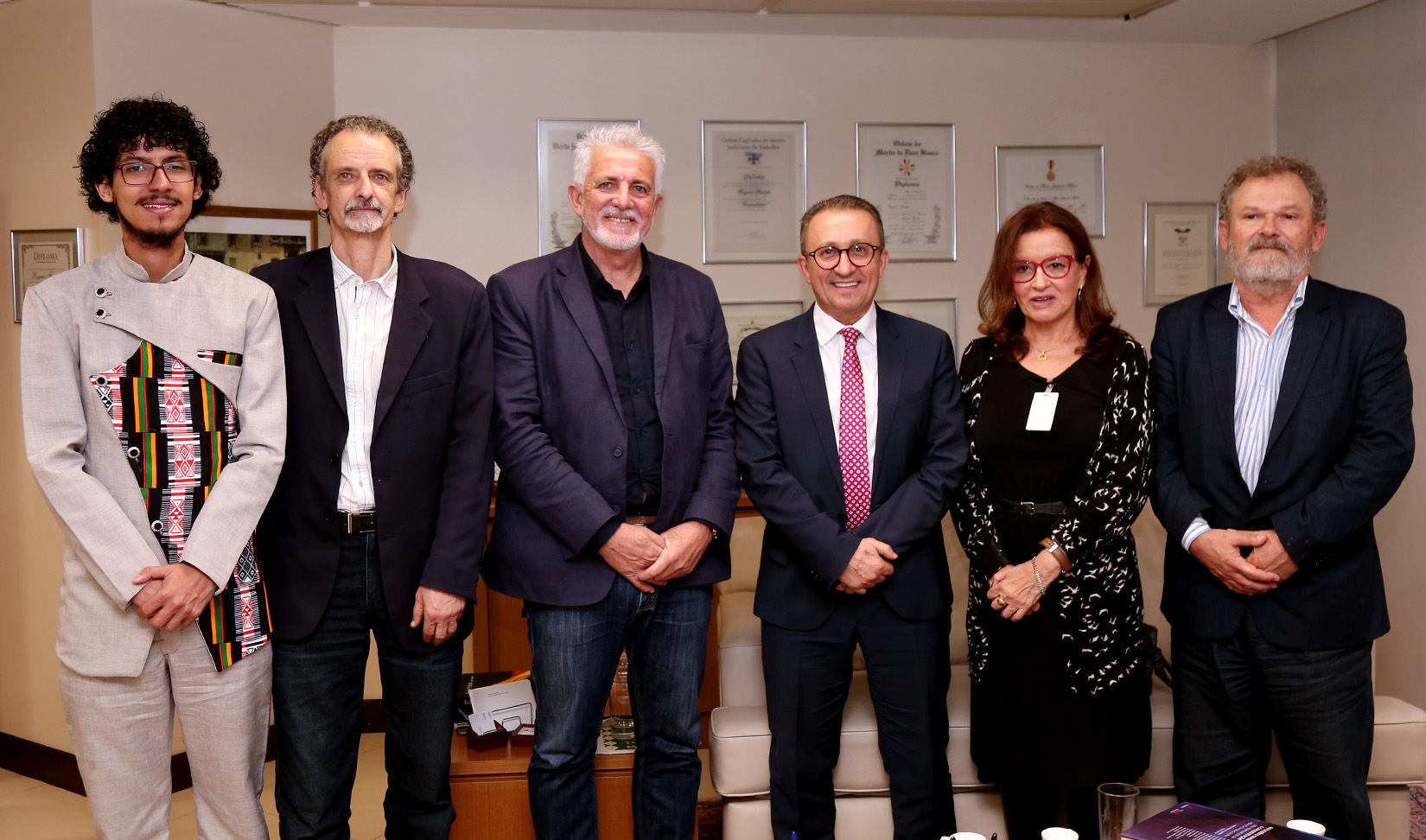 No momento, você está visualizando Desembargador Favreto receberá título de Cidadão Emérito de Porto Alegre (28/06/2023)