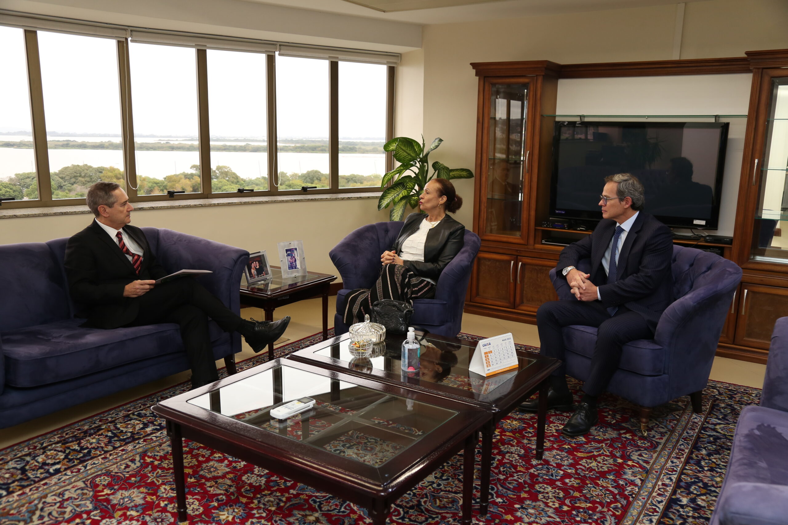 No momento, você está visualizando Presidente do TJRS visita TRF4 (05/06/2023)