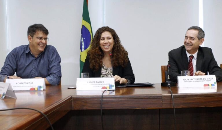 Leia mais sobre o artigo TRF4 e governo federal retomam parceria para desenvolvimento colaborativo do SEI (21/06/2023)