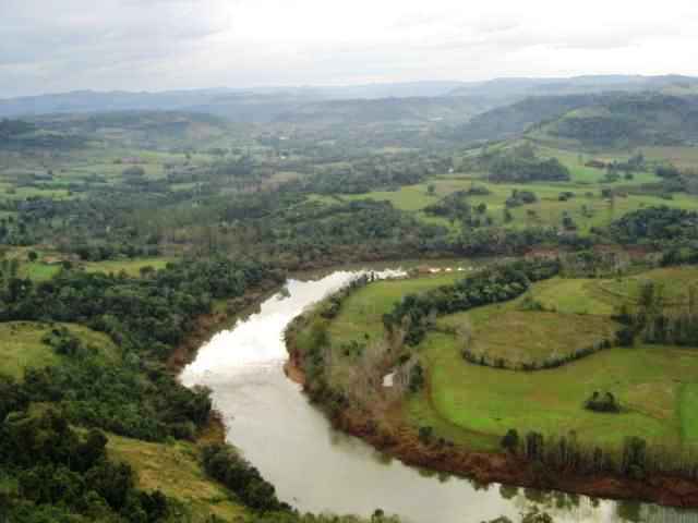 Leia mais sobre o artigo Liminar impede construções em área de preservação permanente do rio Uruguai, em Mondaí (03/07/2023)