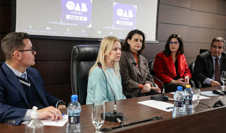 Leia mais sobre o artigo Corregedora realiza visitas institucionais ao TJ e à OAB do Paraná (02/08/2023)