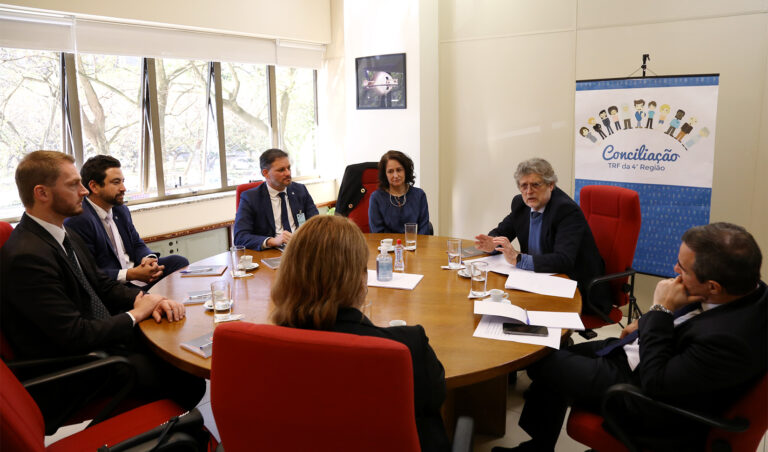 Leia mais sobre o artigo Reunião entre Sistcon e PRF4 debate projetos de conciliação em processos previdenciários (31/08/2023)