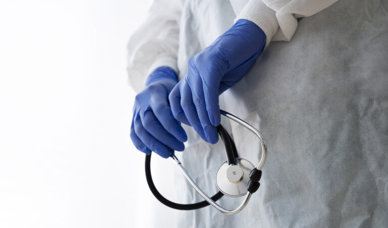 Leia mais sobre o artigo Justiça Federal garante abatimento da dívida de médico que atuou no combate à Covid 19 (16/01/2024)