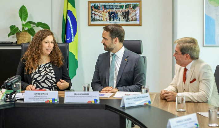 Leia mais sobre o artigo TRF4 firma parceria com Governo do RS e Ministério da Gestão e da Inovação para cessão do SEI (28/02/2024)