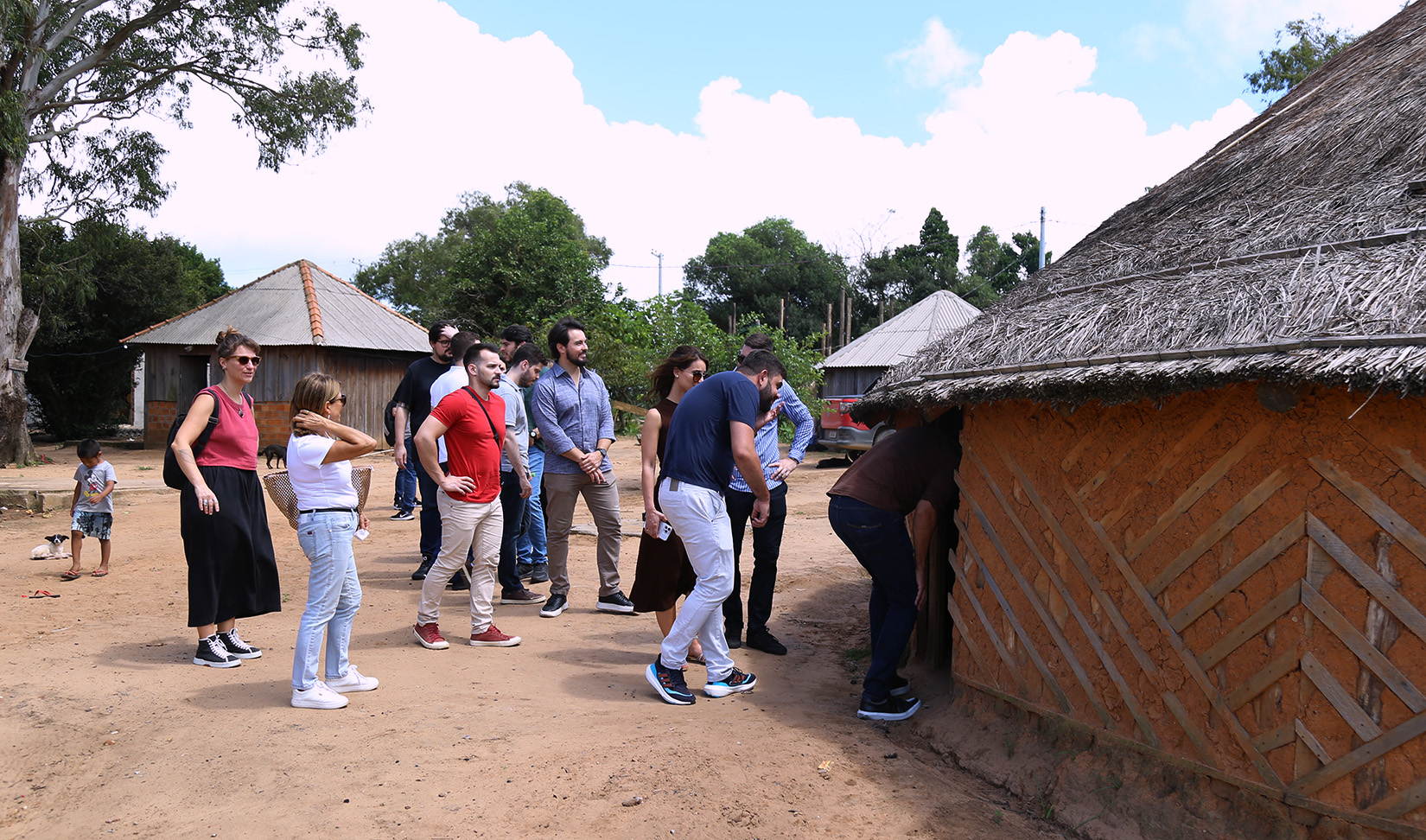 No momento, você está visualizando Juízes e juízas do Curso de Formação Inicial visitam comunidade indígena Mbyá-Guarani em Viamão (RS) (04/03/2024)