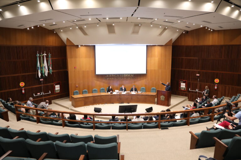 Leia mais sobre o artigo Cumprimento de acordo entre Petrobras e Governo do Paraná é assunto de audiência realizada na Justiça do Paraná (23/04/2024)