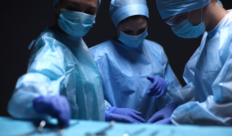 Leia mais sobre o artigo Justiça Federal suspende liminarmente os efeitos da resolução do CFM que proíbe abortos após 22ª semana em casos de estupro (19/04/2024)