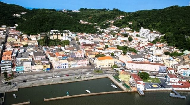 Leia mais sobre o artigo Sentença determina recuperação de fachada de imóvel do Centro Histórico de Laguna (16/04/2024)