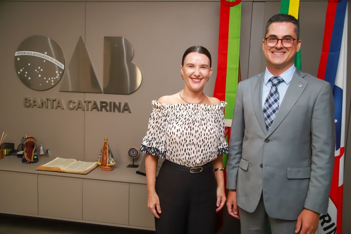 No momento, você está visualizando Diretor do Foro visita presidente da OAB/SC (02/04/2024)