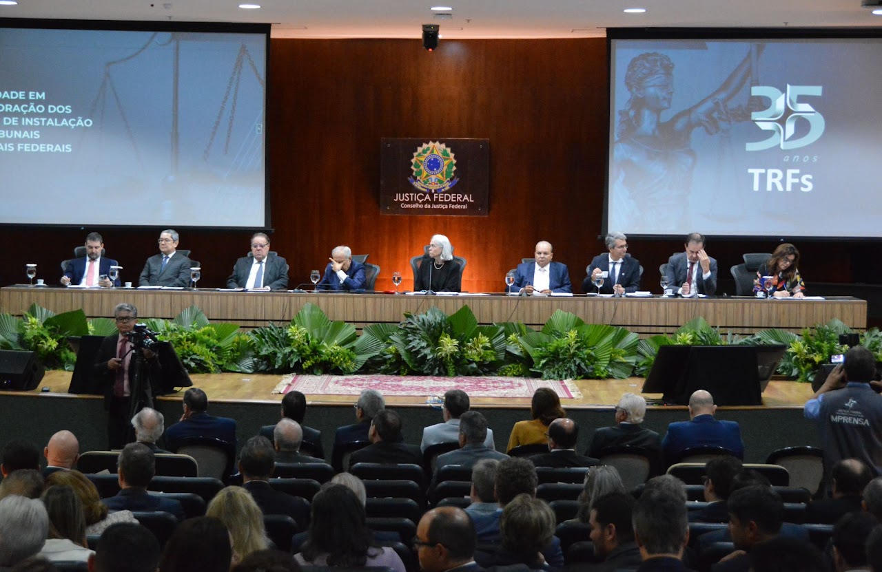 No momento, você está visualizando Cerimônia celebra os 35 anos de instalação dos TRFs (04/04/2024)