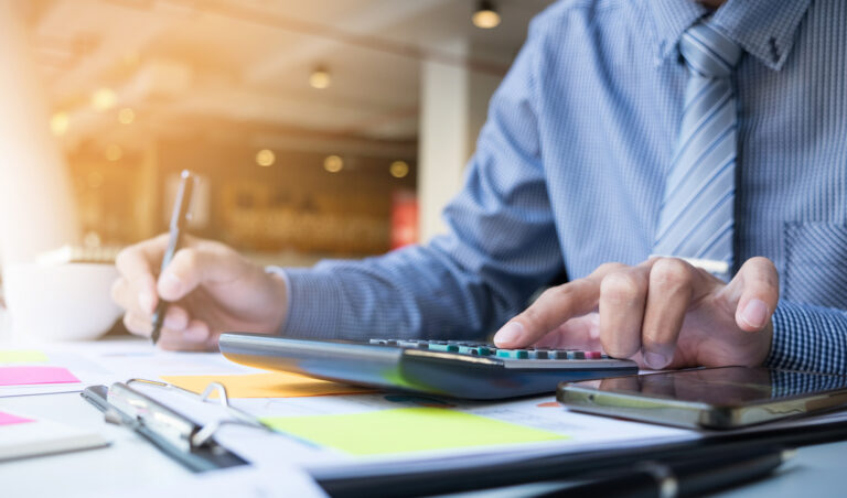 Leia mais sobre o artigo Administrador de empresa é condenado por sonegação de R$ 500 mil em tributos (15/04/2024)