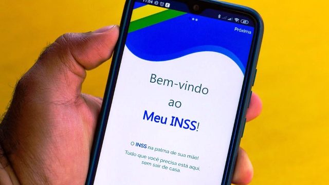 Leia mais sobre o artigo Banco deve indenizar por desconto em benefício referente a empréstimo não solicitado (18/09/2024)