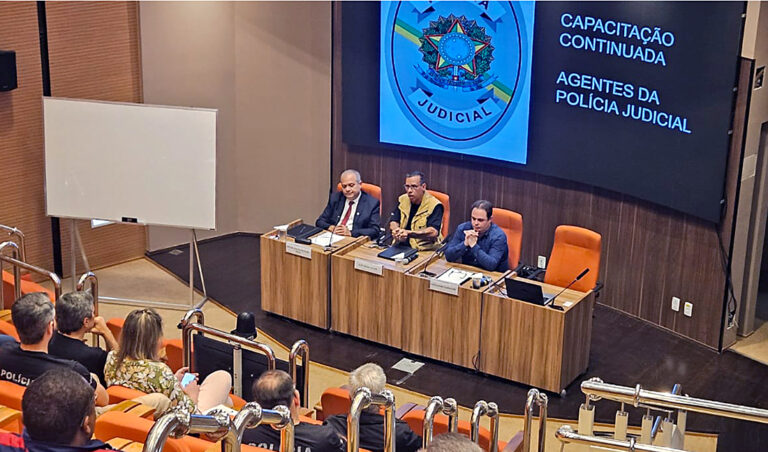 Leia mais sobre o artigo Agentes da Polícia Judicial participam de curso de reciclagem anual (17/10/2024)