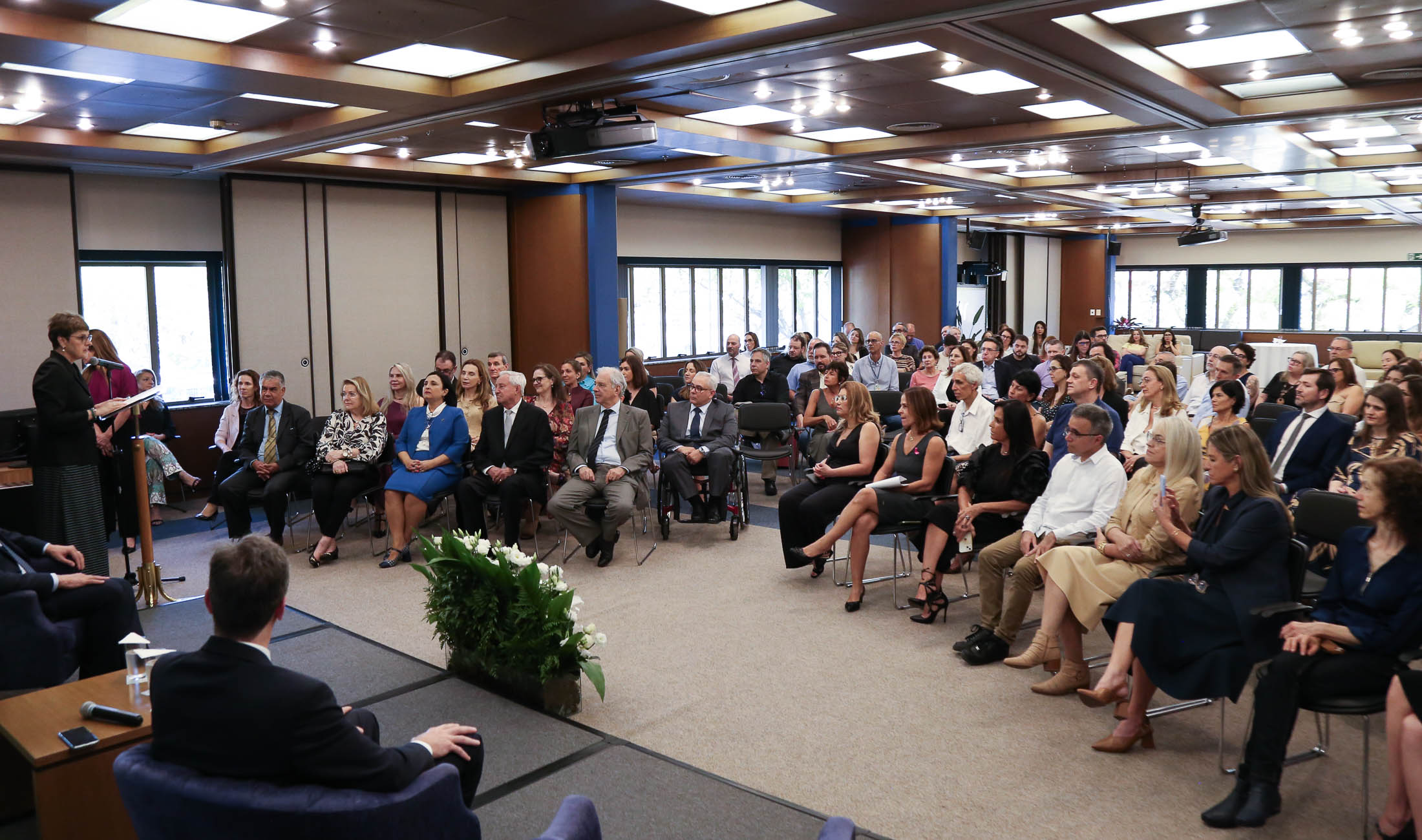 No momento, você está visualizando Servidores com 30 anos ou mais de TRF4 recebem homenagem (21/10/2024)