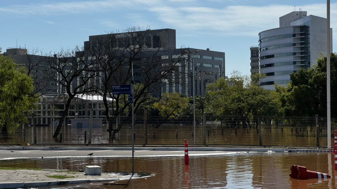 No momento, você está visualizando JFRS organiza obra coletiva sobre o desastre climático ocorrido em maio (23/10/2024)