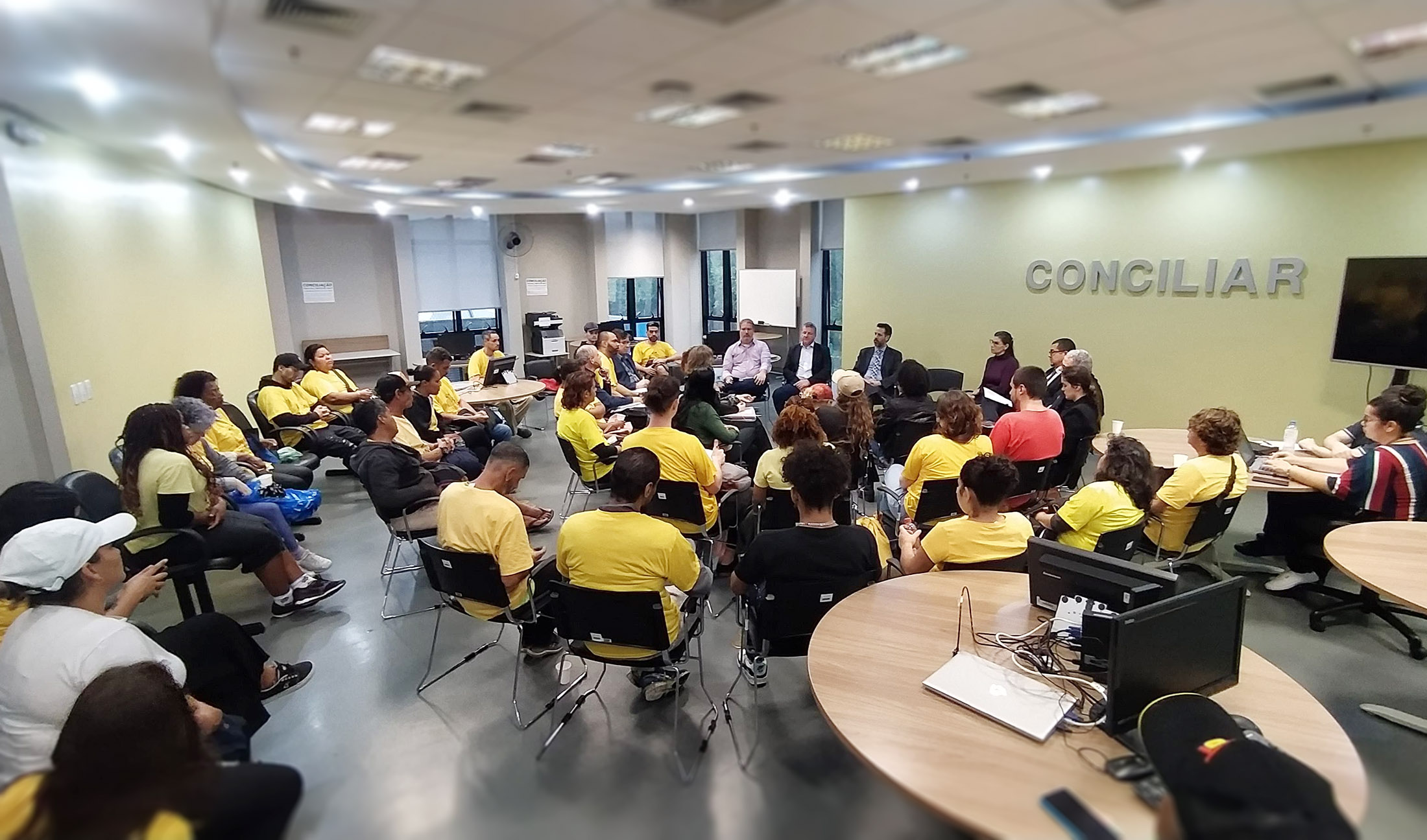 No momento, você está visualizando Cejuscon realiza audiência de conciliação em ação envolvendo ocupação do Edifício Protetora (02/10/2024)