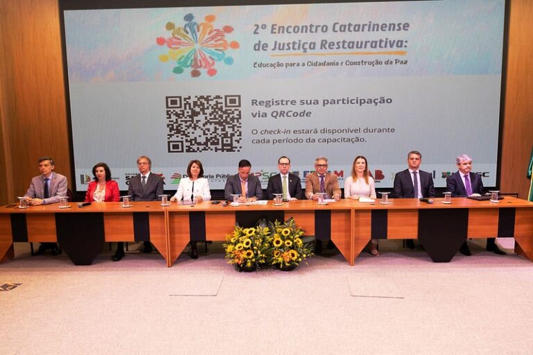 Leia mais sobre o artigo JFSC participa do 2º Encontro Catarinense de Justiça Restaurativa (22/11/2024)